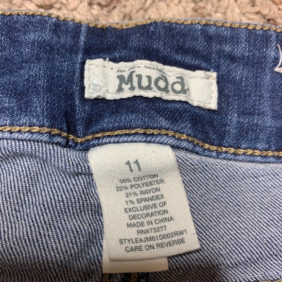 Shorts - Picture 4 of 4